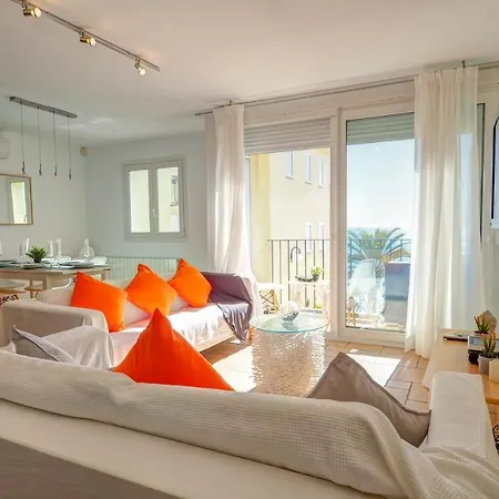 La Marina Sea Front By Hello Homes *