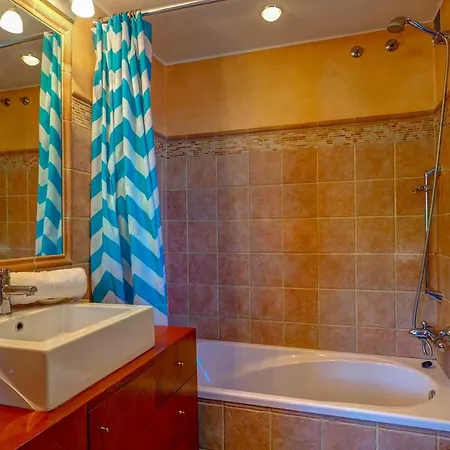 La Marina Sea Front By Hello Homes *