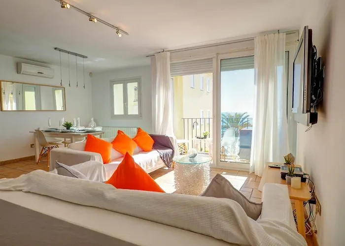 La Marina Sea Front By Hello Homes *