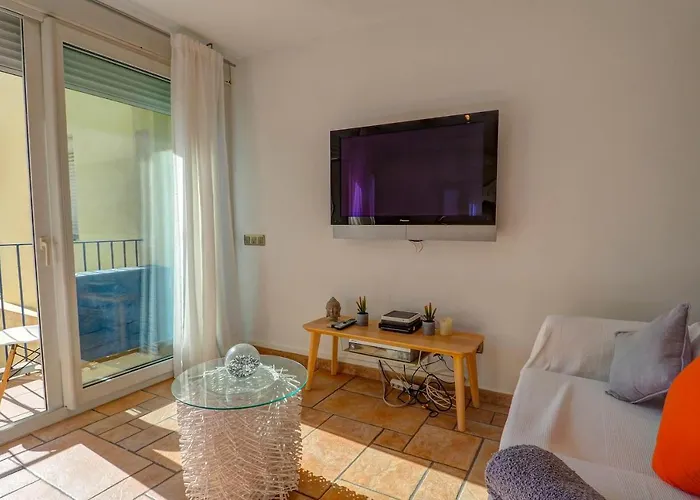 La Marina Sea Front By Hello Homes شقة