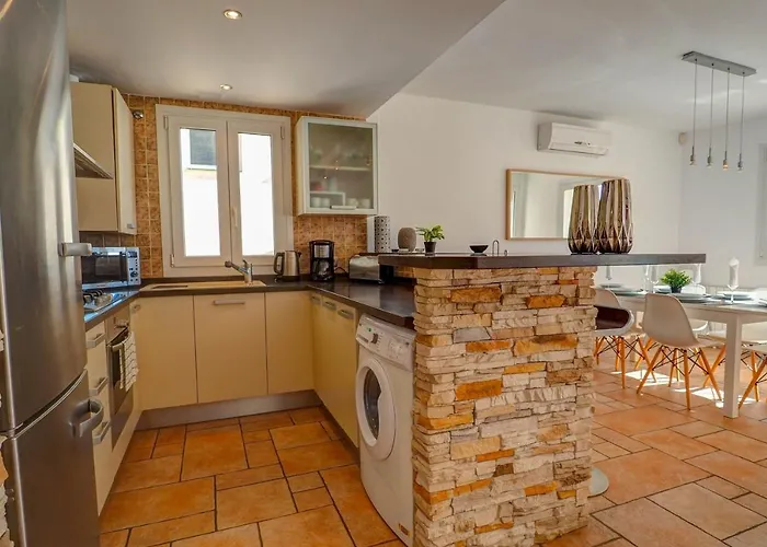 La Marina Sea Front By Hello Homes