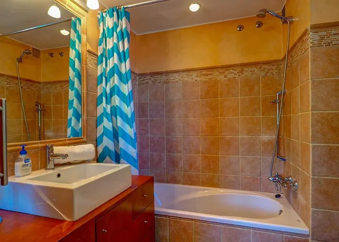 La Marina Sea Front By Hello Homes *